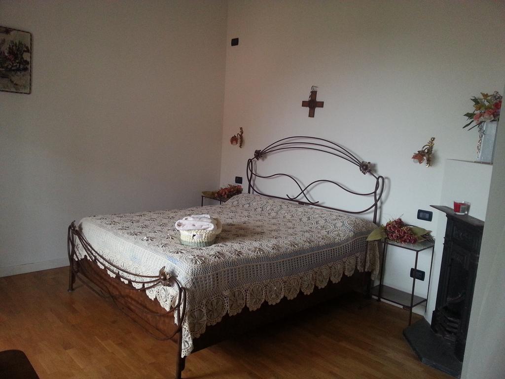 B&B Casa Dei Camini Bentivoglio Ruang foto